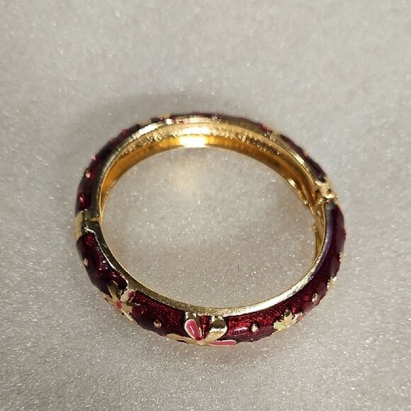 Elegant Floral Gold tone and Red Enamel Bangle - Picture 2 of 5